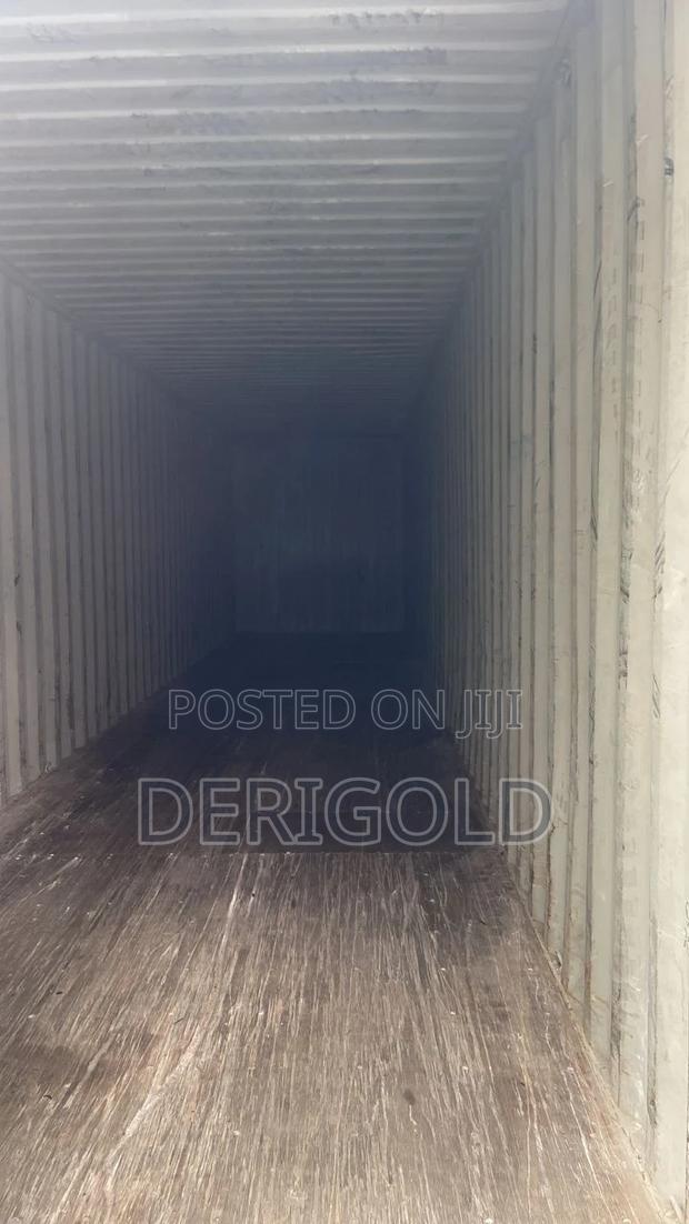 Standard 40ft Containers · Photo 3