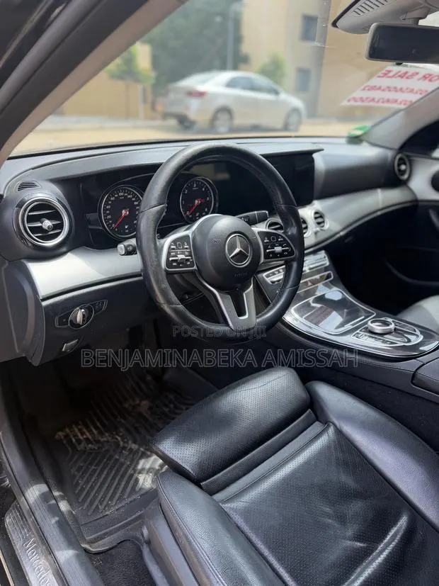 Mercedes-Benz 200E 2019 Black · Photo 1