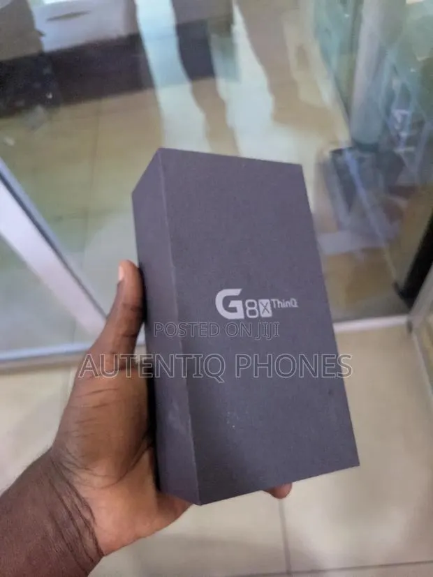 New LG G8X Thinq 128 GB Black · Photo 1