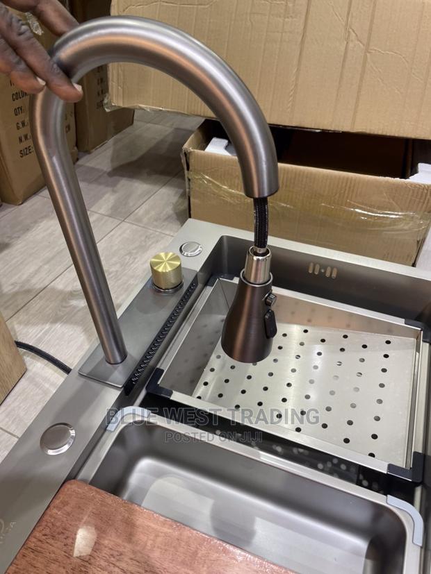Luxury Cabinet Sink - Waterfall Sink - Grey Kitchen Sink · Photo 2