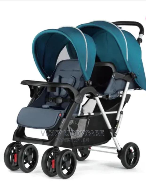 Double Twin Stroller · Photo 1