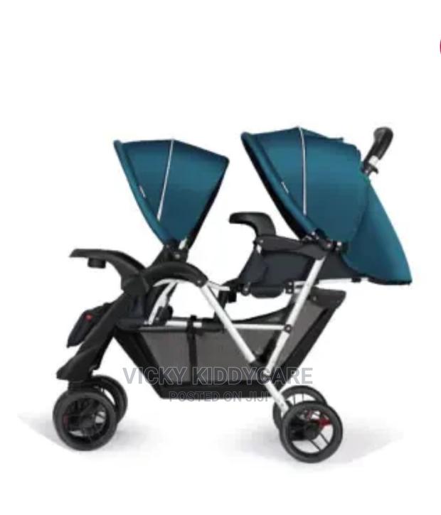 Double Twin Stroller · Photo 2