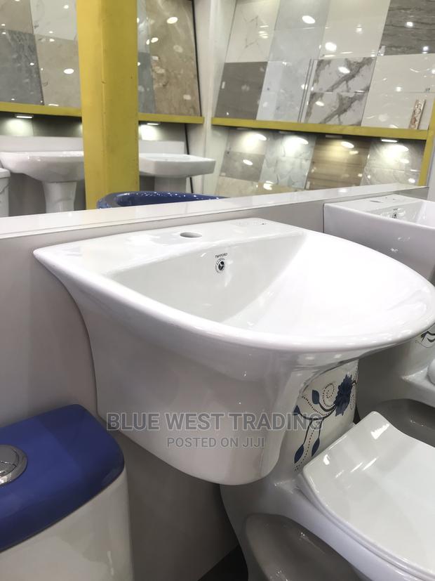 Wall Hung Basin - Hanging Basin · Photo 2
