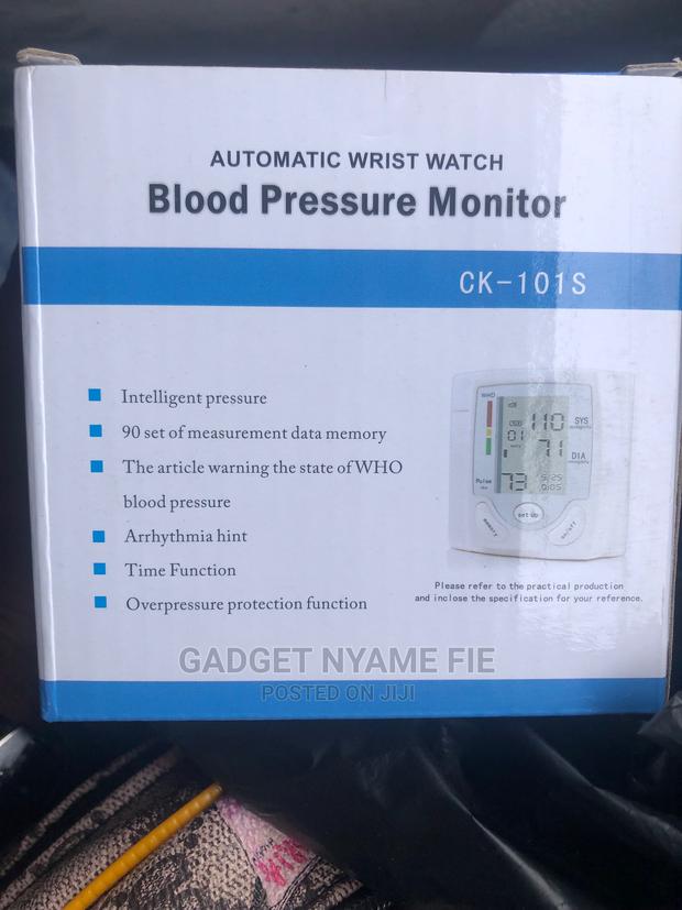 Automatic Wrist Watch Blood Pressure Monitor · Photo 1