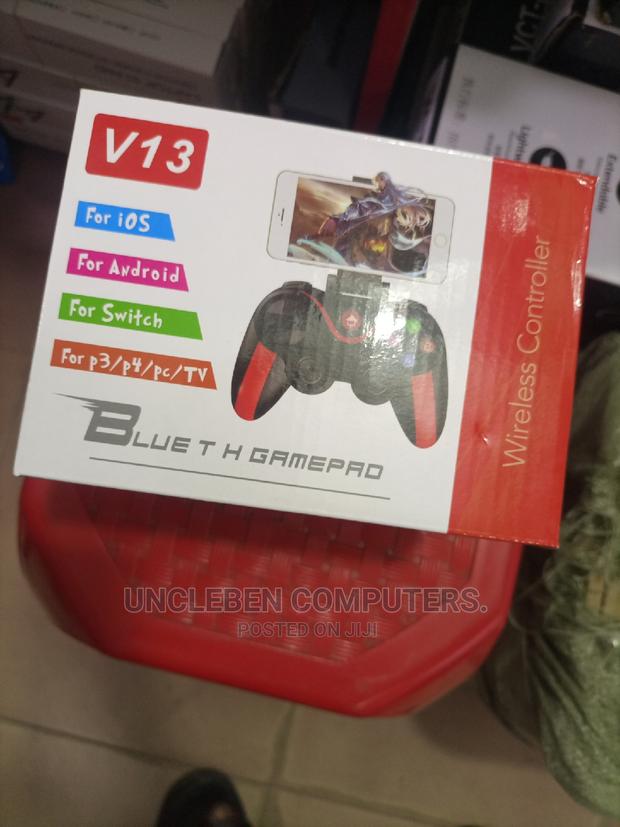 Bluetooth Game Controller for Phones · Photo 2