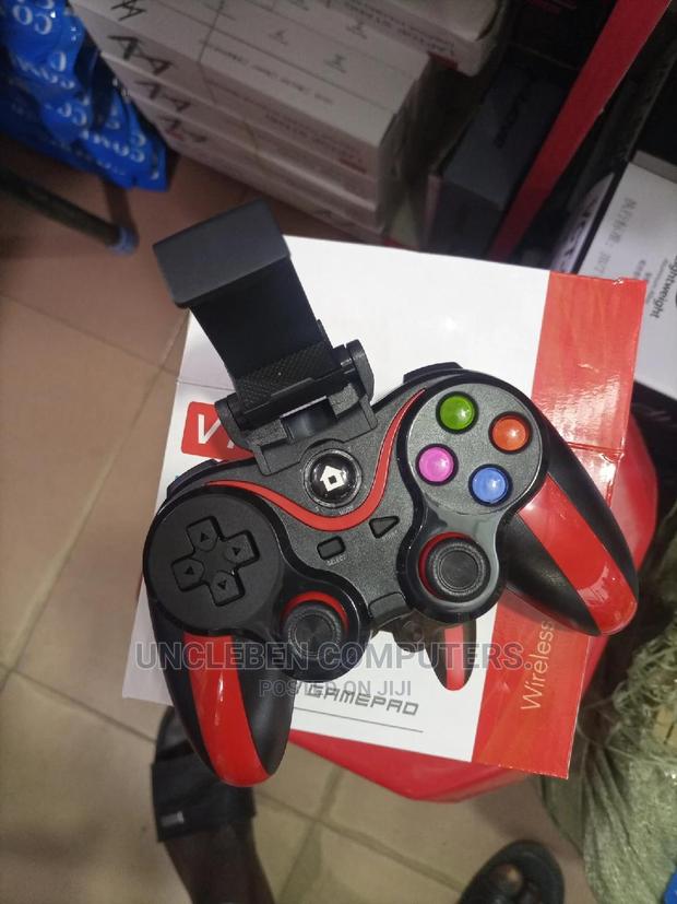 Bluetooth Game Controller for Phones · Photo 3