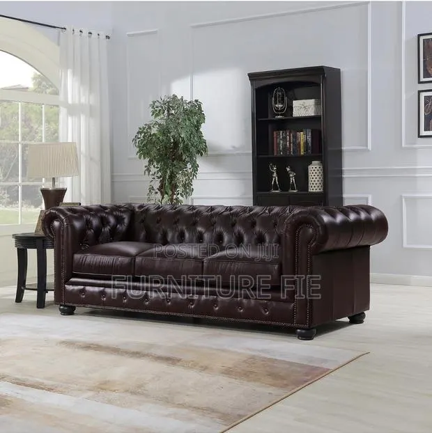 Alexandon Leather Chesterfield Tufted Sofa With Roll Arm From Usa · Photo 1