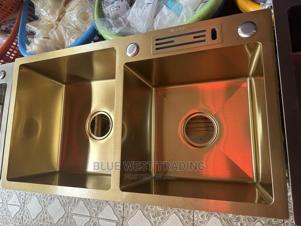 Gold Cabinet Sink With Knife Holder · Photo 2