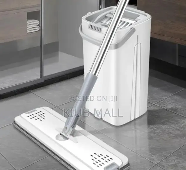 Flat Squeeze Mop and Bucket ( 6 Microfiber Pad) · Photo 1