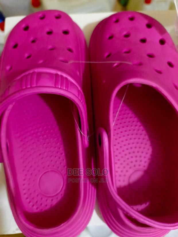 Crocks Footwear Sandals · Photo 4