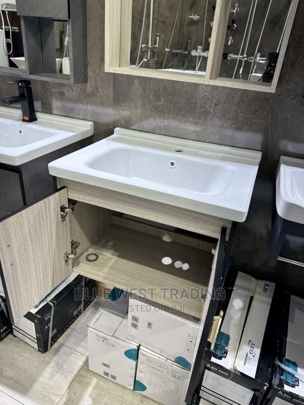 Hanging Cabinet Basin - Cabinet Basin With Mirror · Photo 4