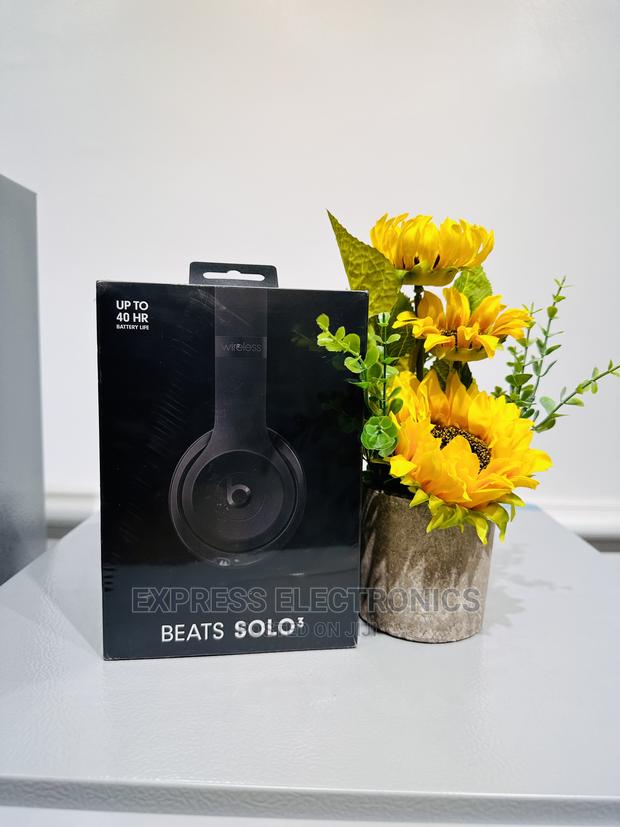 Best Buy for Less Beats Solo 3 Headphones · Photo 1