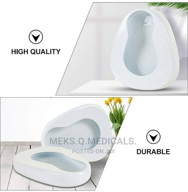 Bed Pan Plastic · Photo 2