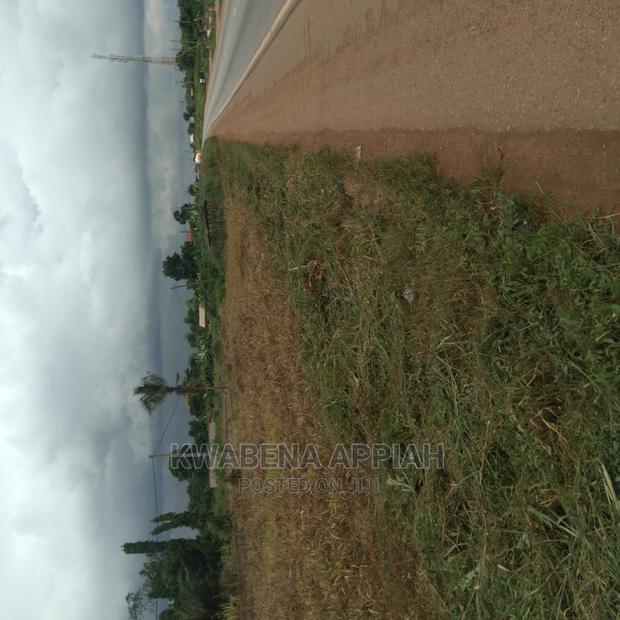 Plots of Land at Accra Kumasi Mainroad Is on Sales · Photo 1