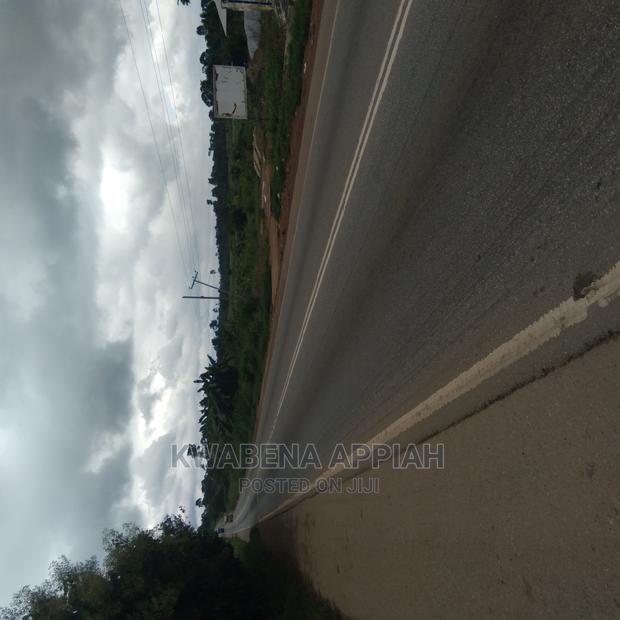 Plots of Land at Accra Kumasi Mainroad Is on Sales · Photo 5