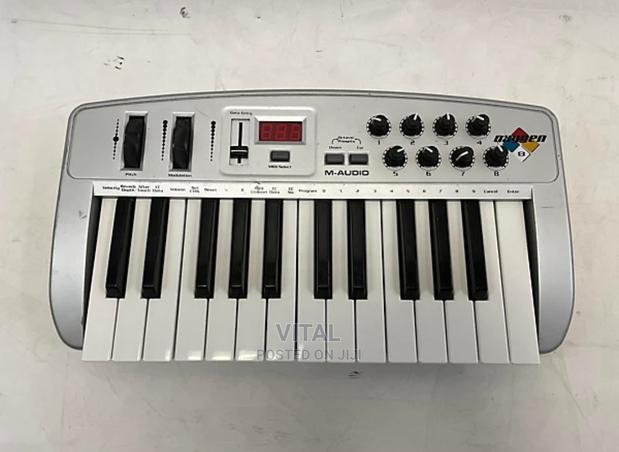 Studio Keyboard M-Audio Midiman Oxygen 8 · Photo 2