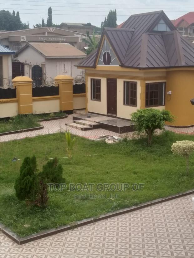 Furnished 8bdrm Apartment in Top Boat Estate, Kumasi Metropolitan · Photo 5