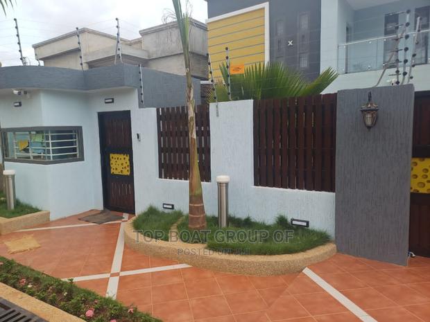 Furnished 5bdrm Mansion in Top Boat Estate, Kumasi Metropolitan · Photo 2