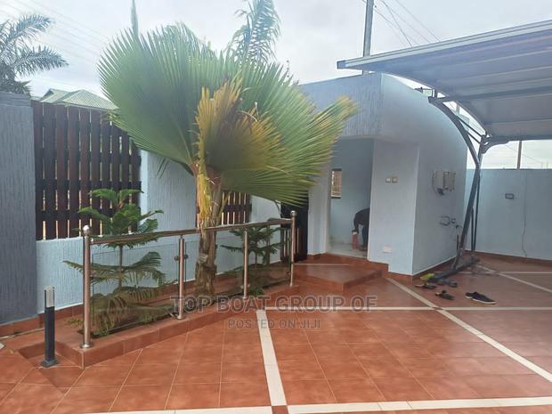 Furnished 5bdrm Mansion in Top Boat Estate, Kumasi Metropolitan · Photo 4
