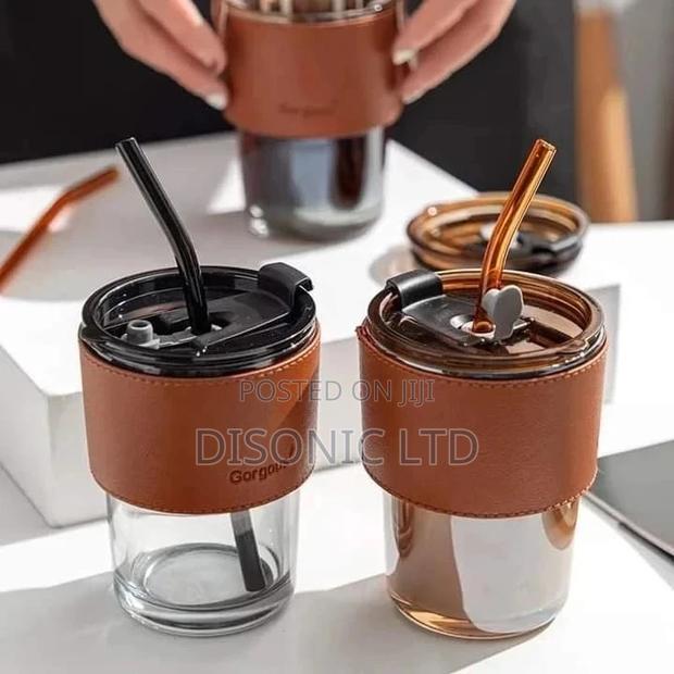 Glass Cup With Straw · Photo 1