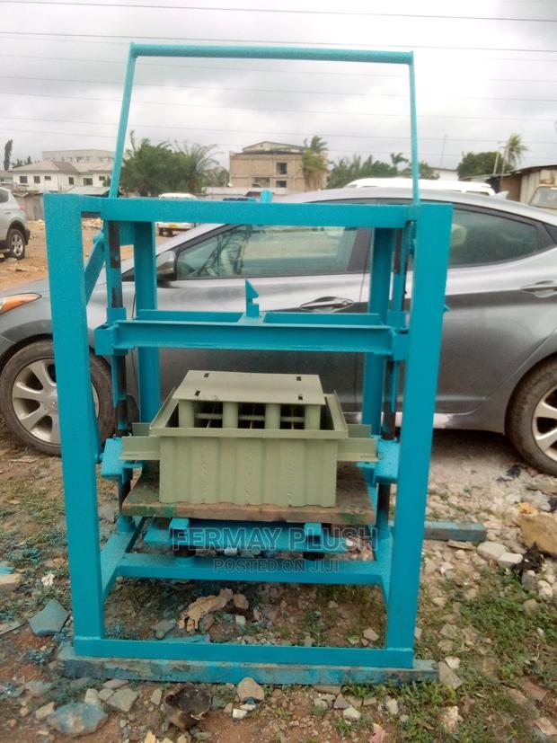 Machines for the Production of Quality Blocks · Photo 1