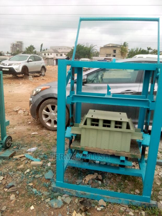 Machines for the Production of Quality Blocks · Photo 2