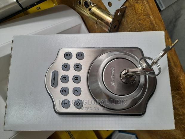 Electronic Deadbolt Keyless Locker (UK) · Photo 3