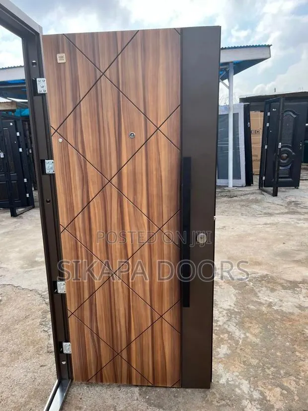 Special Smooth Security Door Available · Photo 1