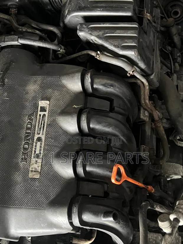 Honda Fit Engine . 4 Plugs and 8 Plugs · Photo 1