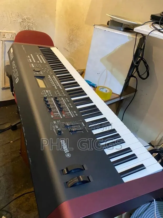 Yamaha Motif Moxf8 New · Photo 1
