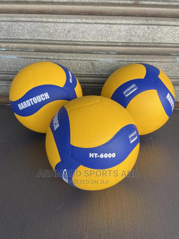 Original Hard Touch Vollyball at Cool Price · Photo 1
