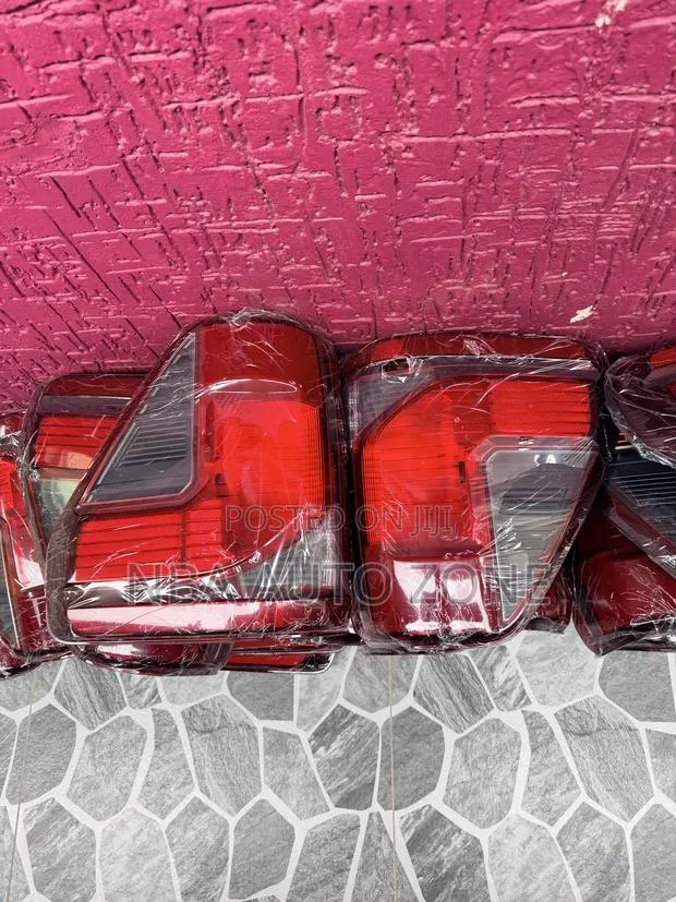 Ford F-150 2022-2025 Tail Lights Pair · Photo 1