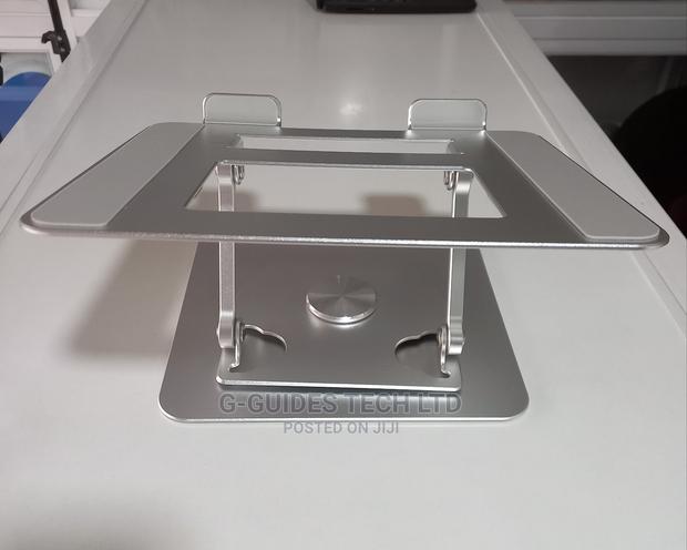 Adjustable Laptop Stand With 360 Rotating Base · Photo 5