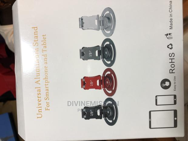 Foldable Metal Phone Holder, Strong and Adjustable. · Photo 5