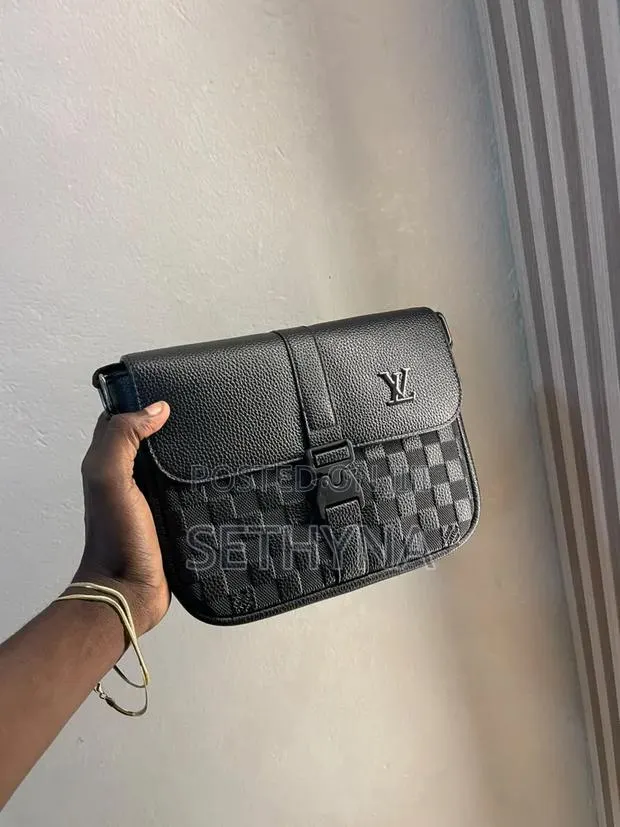 Men's Clutch Bags · Photo 1