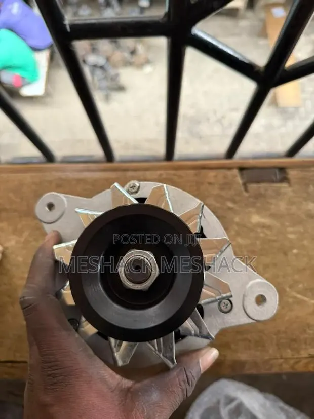 Mitsubishi H100 H200 Alternator · Photo 1