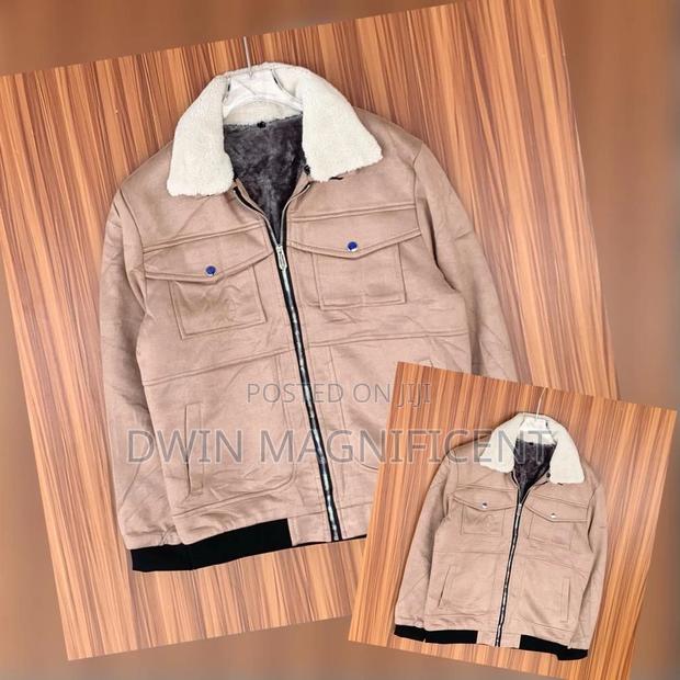 Borg Collar Jacket · Photo 3