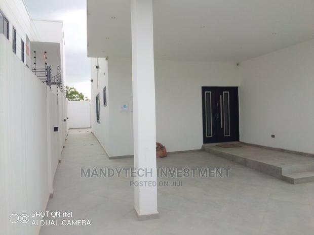 Furnished 5bdrm Duplex in School Junction for sale · Photo 5