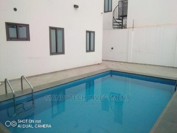 Furnished 5bdrm Duplex in School Junction for sale · Photo 1