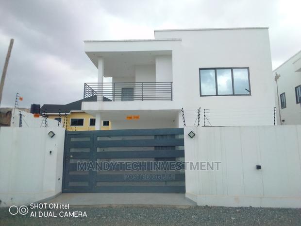 Furnished 5bdrm Duplex in School Junction for sale · Photo 4