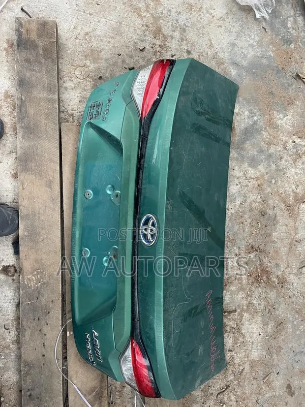 Toyota Corolla 2020-2025 Trunk\boot Used · Photo 1