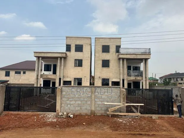 5bdrm Block of Flats in Community 25 for sale · Photo 1
