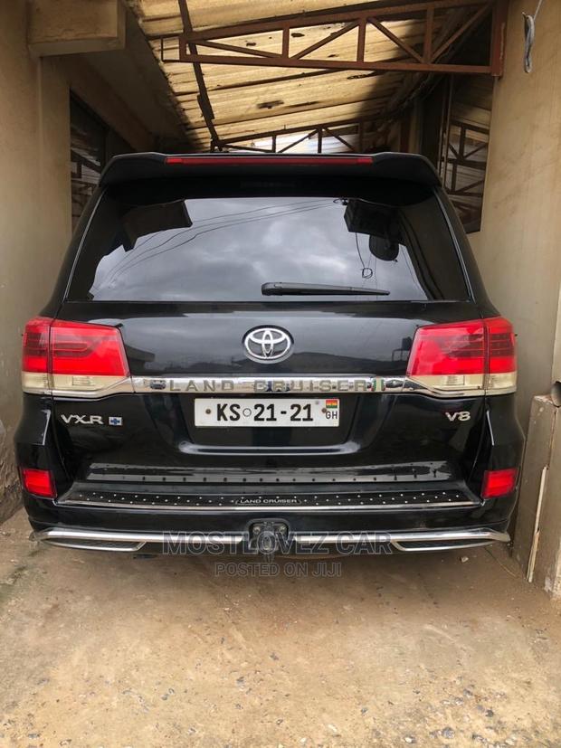Rent a Car- V8 for Rent in Ghana- Car Rentals in Ghana · Photo 2