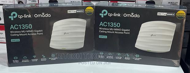 TP-Link Ac1350 Wireless Gigabit Ceiling Mount Access Point · Photo 2