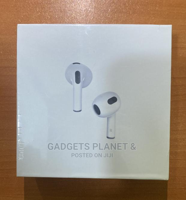 Airpods (3rd Generation) With Magsafe Charging Case · Photo 1