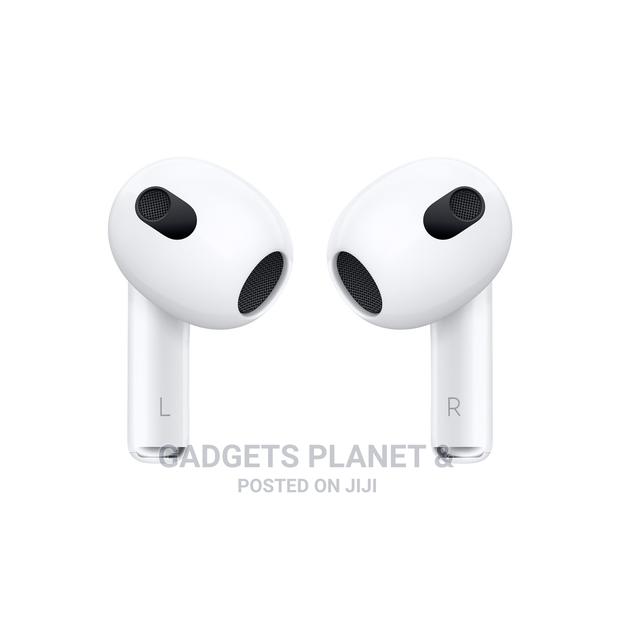 Airpods (3rd Generation) With Magsafe Charging Case · Photo 4