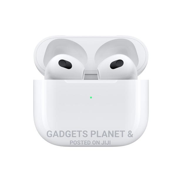 Airpods (3rd Generation) With Magsafe Charging Case · Photo 5