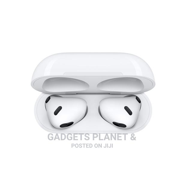 Airpods (3rd Generation) With Magsafe Charging Case · Photo 6