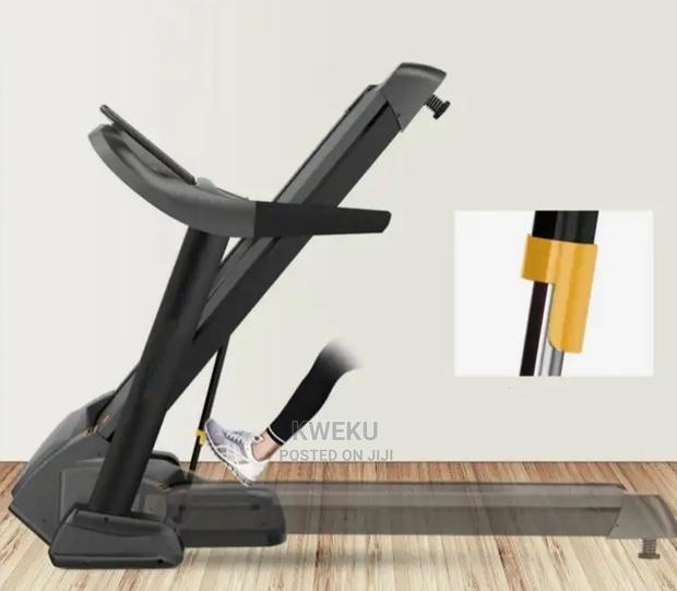Semi Commercial Treadmill Q6 · Photo 3
