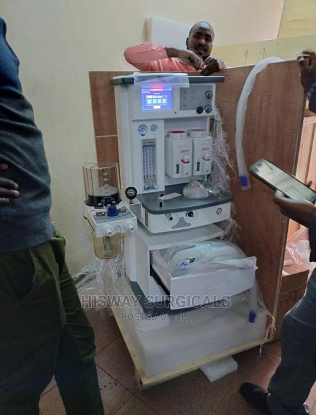 Anaesthesia Machine With Two Vaporizers · Photo 4
